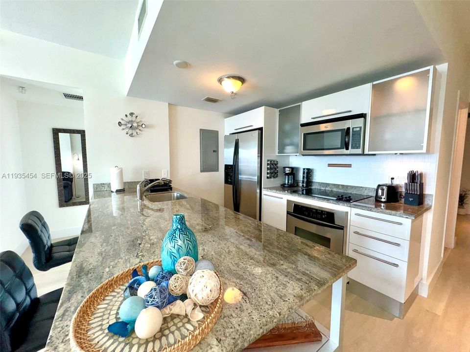 В аренду: $3,500 (2 спален, 2 ванн, 1212 Квадратных фут)