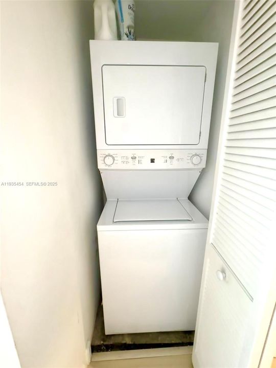 В аренду: $3,500 (2 спален, 2 ванн, 1212 Квадратных фут)