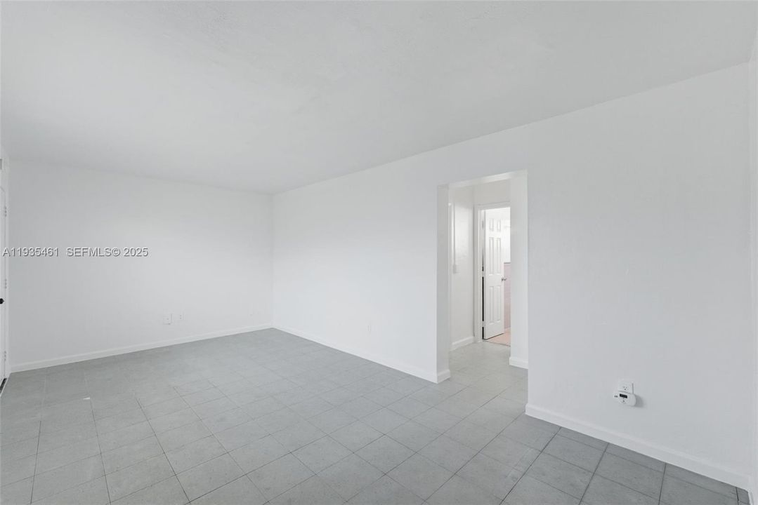 En Renta: $1,800 (2 camas, 1 baños, 800 Pies cuadrados)