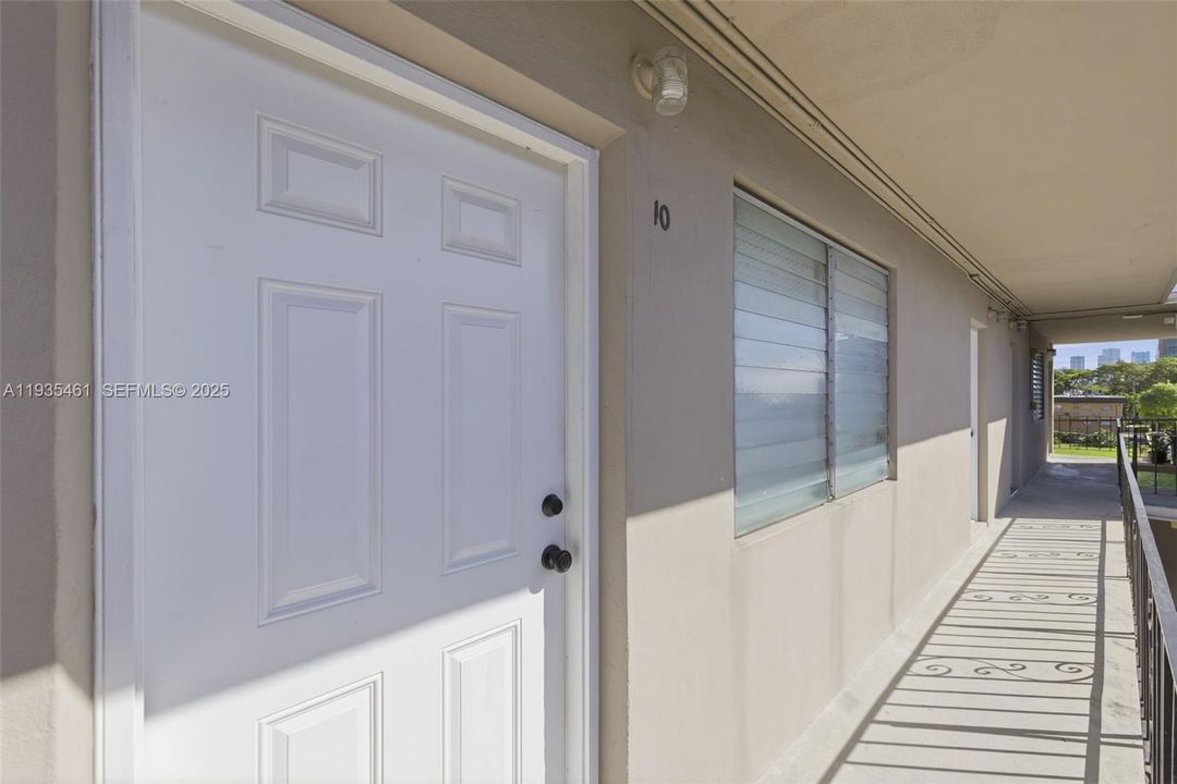 En Renta: $1,800 (2 camas, 1 baños, 800 Pies cuadrados)