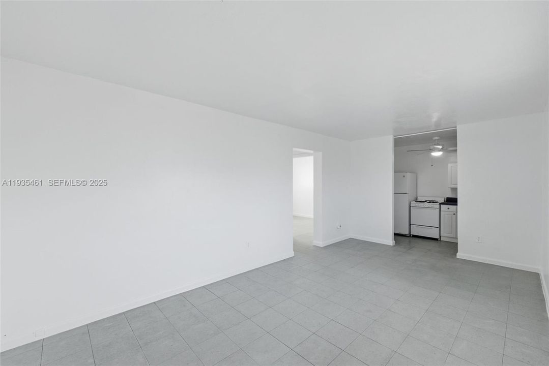 En Renta: $1,800 (2 camas, 1 baños, 800 Pies cuadrados)