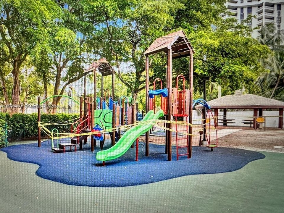 На продажу: $365,000 (2 спален, 2 ванн, 1520 Квадратных фут)