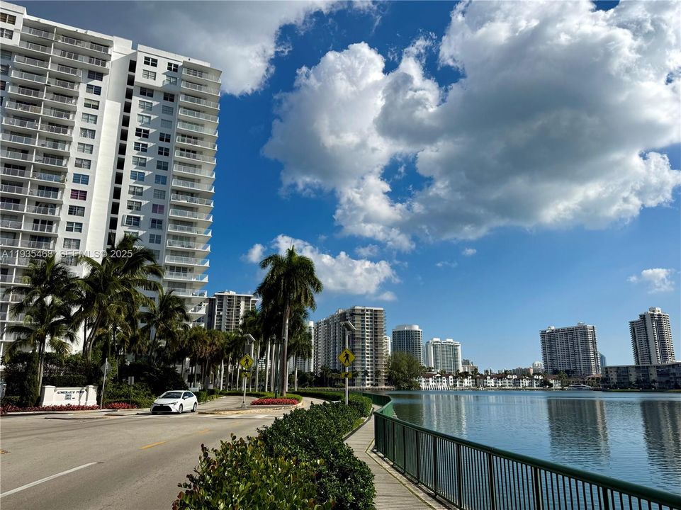 待售: $210,000 (2 贝兹, 2 浴室, 1058 平方英尺)