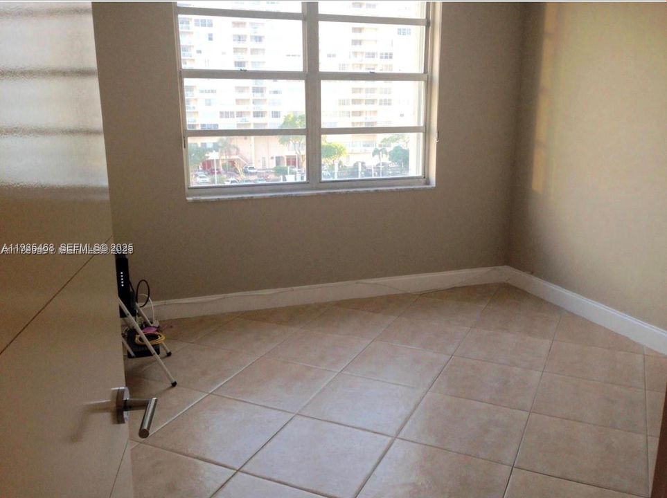 待售: $210,000 (2 贝兹, 2 浴室, 1058 平方英尺)