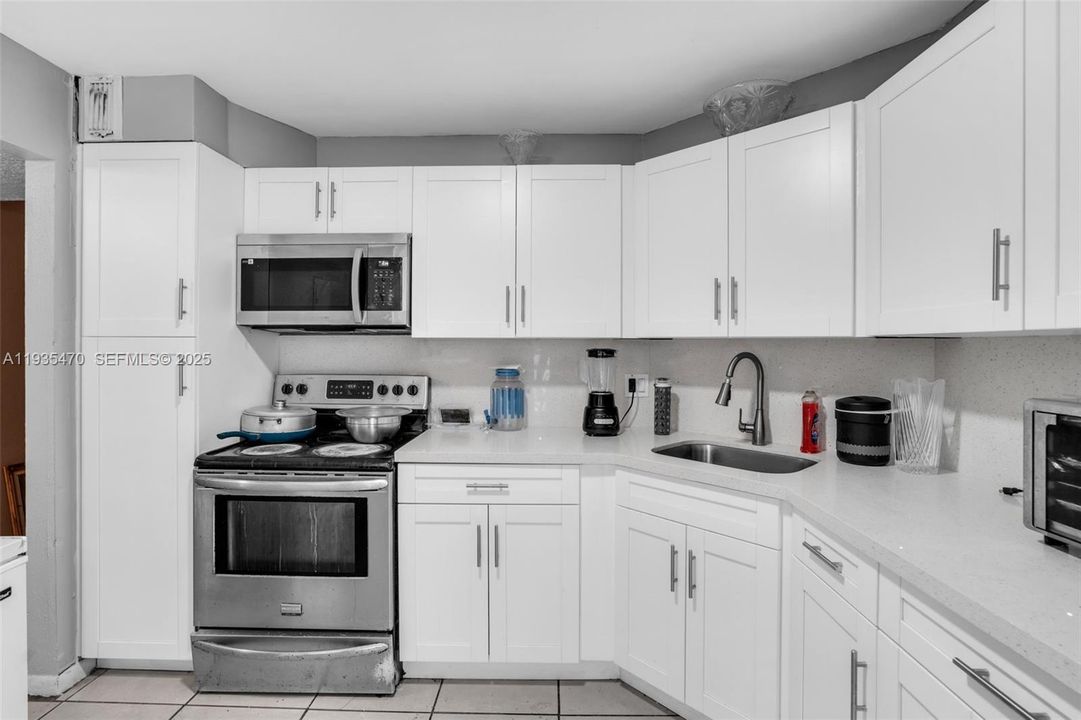 На продажу: $110,000 (2 спален, 2 ванн, 1200 Квадратных фут)