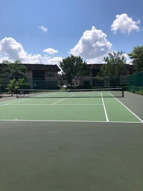 В аренду: $2,400 (2 спален, 2 ванн, 806 Квадратных фут)