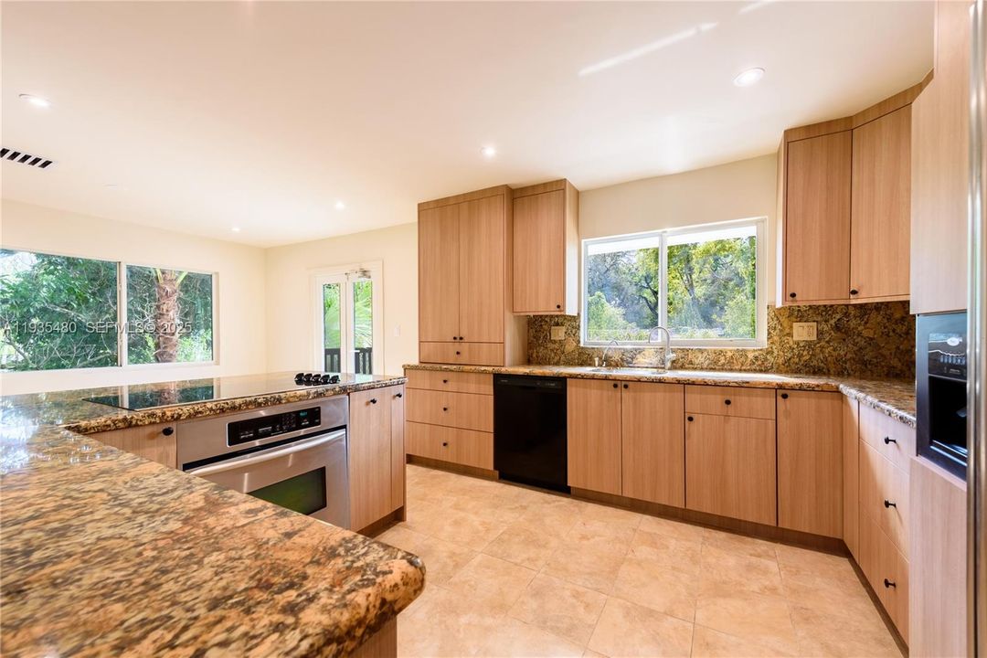 For Sale: $3,000,000 (4 beds, 3 baths, 2704 Square Feet)