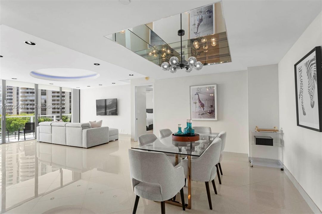 待售: $775,000 (2 贝兹, 2 浴室, 1815 平方英尺)