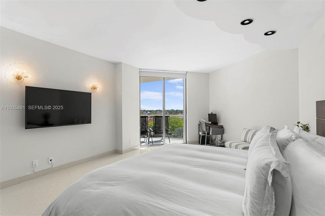 待售: $775,000 (2 贝兹, 2 浴室, 1815 平方英尺)