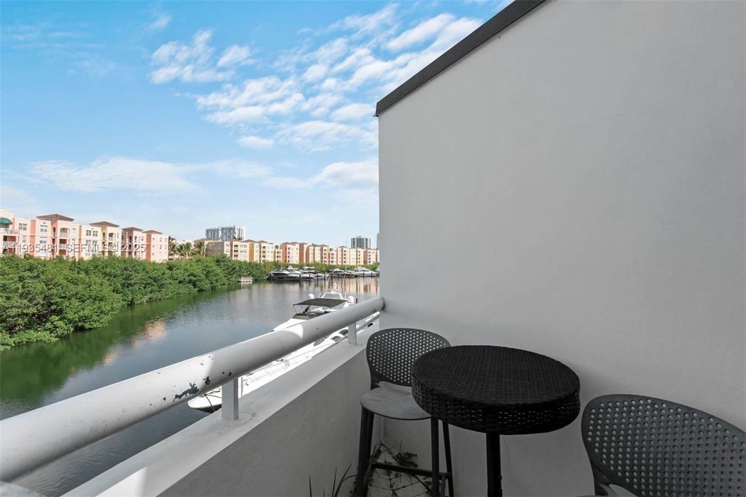 待售: $775,000 (2 贝兹, 2 浴室, 1815 平方英尺)