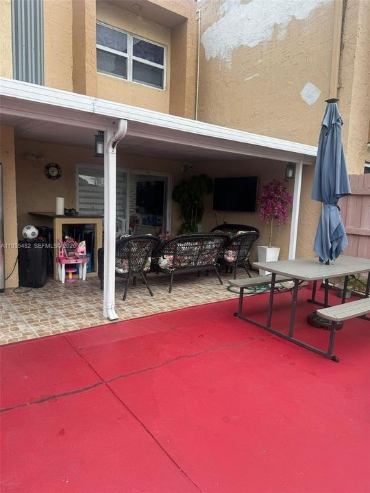 For Rent: $3,500 (3 beds, 3 baths, 1592 Square Feet)