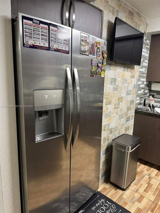 For Rent: $3,500 (3 beds, 3 baths, 1592 Square Feet)