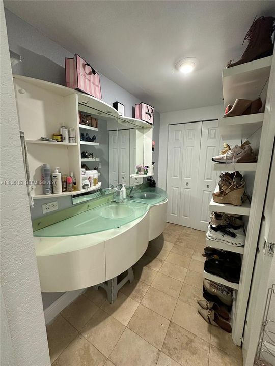 For Rent: $3,500 (3 beds, 3 baths, 1592 Square Feet)