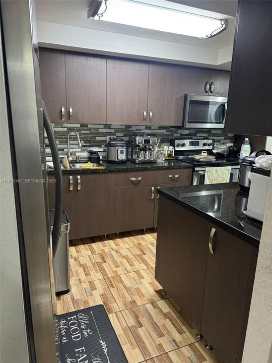 For Rent: $3,500 (3 beds, 3 baths, 1592 Square Feet)