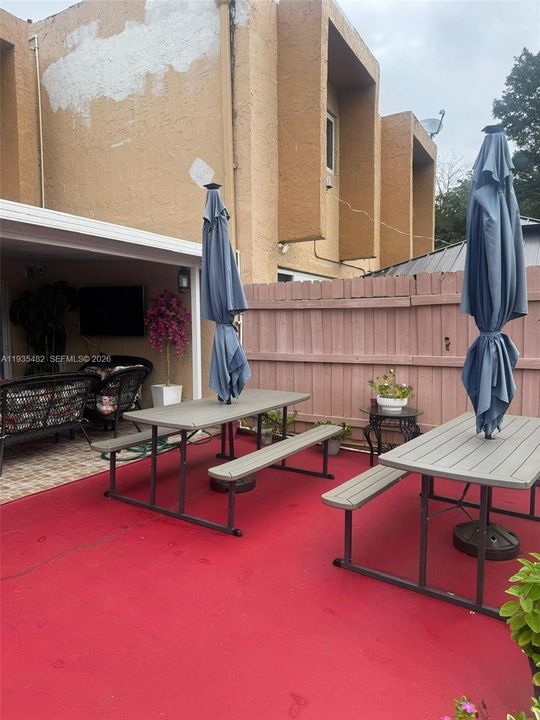 For Rent: $3,500 (3 beds, 3 baths, 1592 Square Feet)