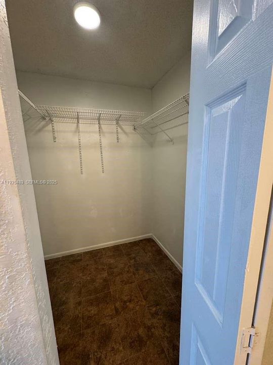 出租: $1,550 (1 贝兹, 1 浴室, 800 平方英尺)