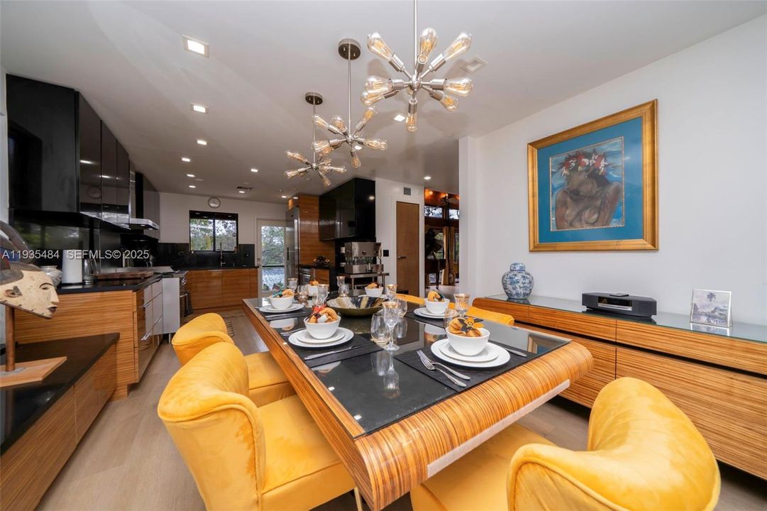 待售: $1,650,000 (3 贝兹, 3 浴室, 2599 平方英尺)