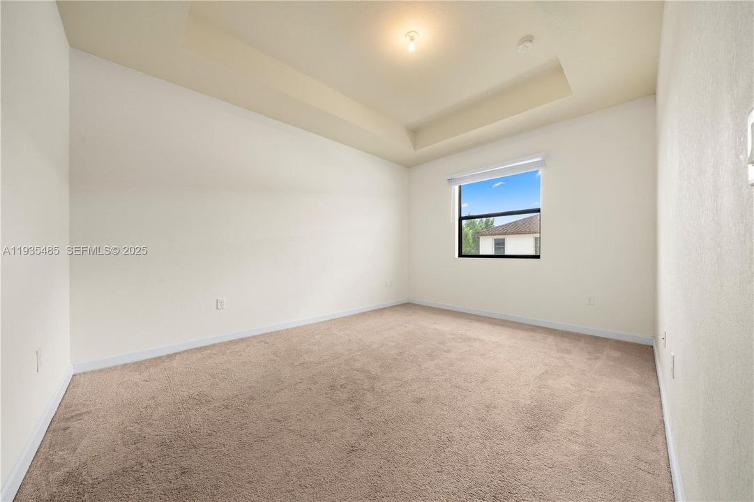 待售: $585,000 (4 贝兹, 2 浴室, 1862 平方英尺)