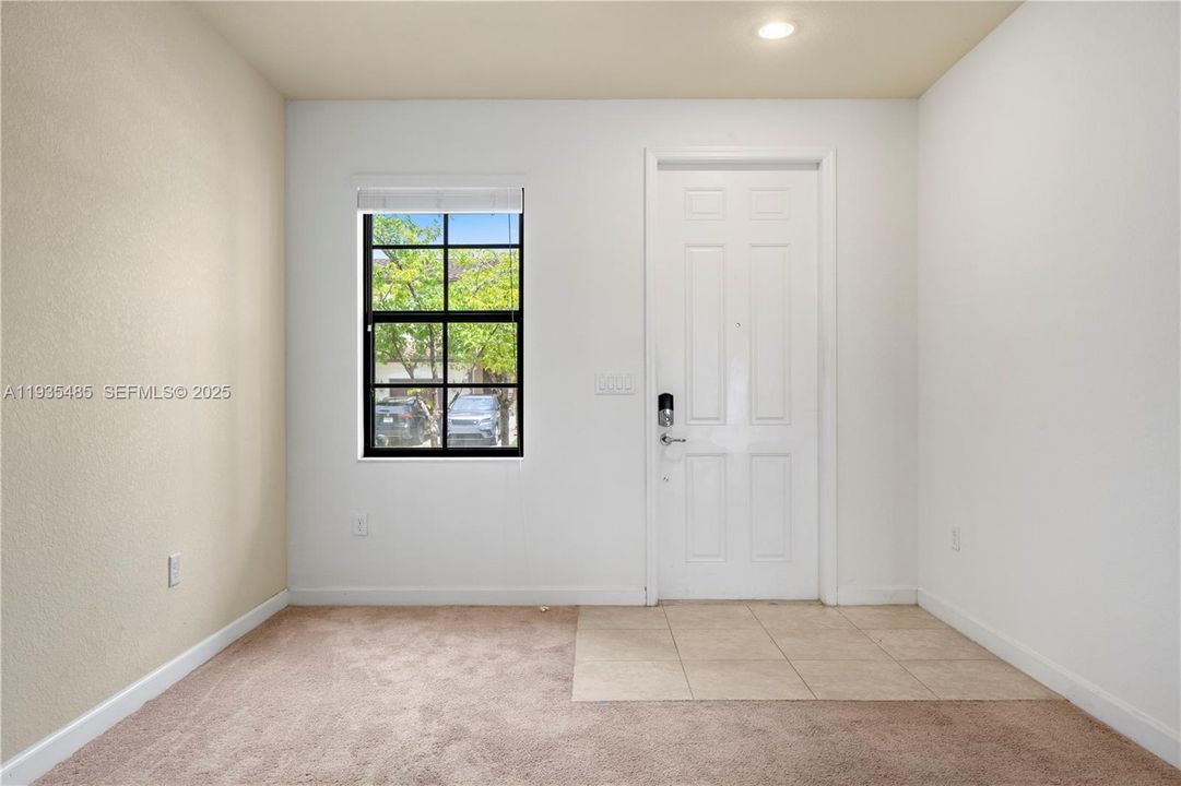 待售: $585,000 (4 贝兹, 2 浴室, 1862 平方英尺)