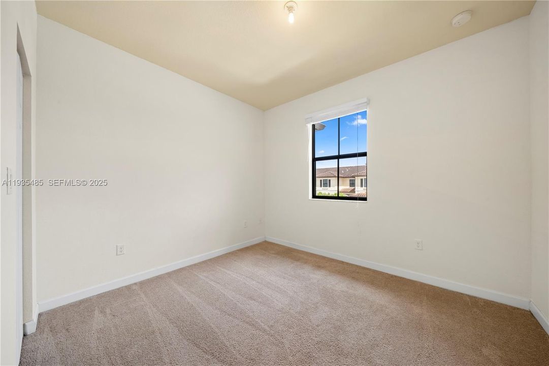 待售: $585,000 (4 贝兹, 2 浴室, 1862 平方英尺)