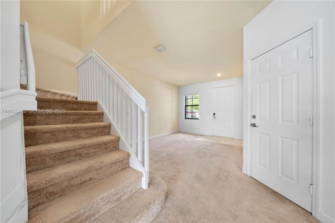 待售: $585,000 (4 贝兹, 2 浴室, 1862 平方英尺)