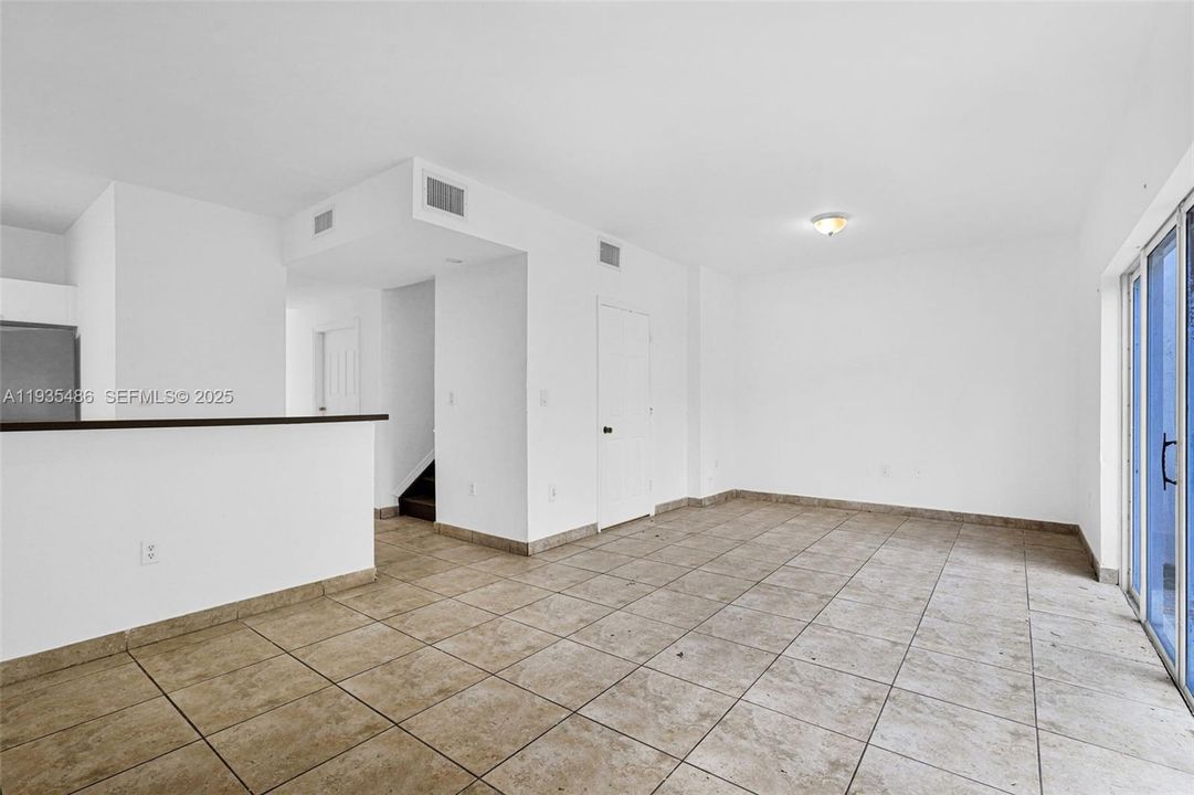 For Sale: $298,000 (4 beds, 2 baths, 1527 Square Feet)