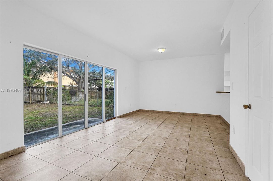 For Sale: $298,000 (4 beds, 2 baths, 1527 Square Feet)