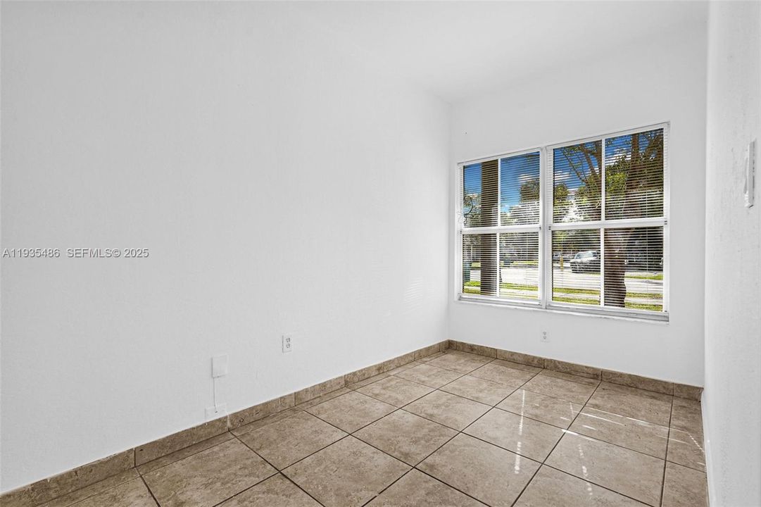 For Sale: $298,000 (4 beds, 2 baths, 1527 Square Feet)