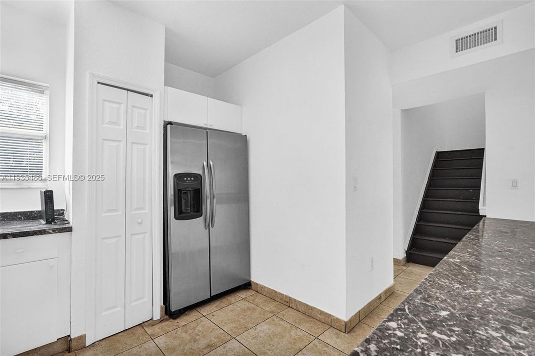 For Sale: $298,000 (4 beds, 2 baths, 1527 Square Feet)