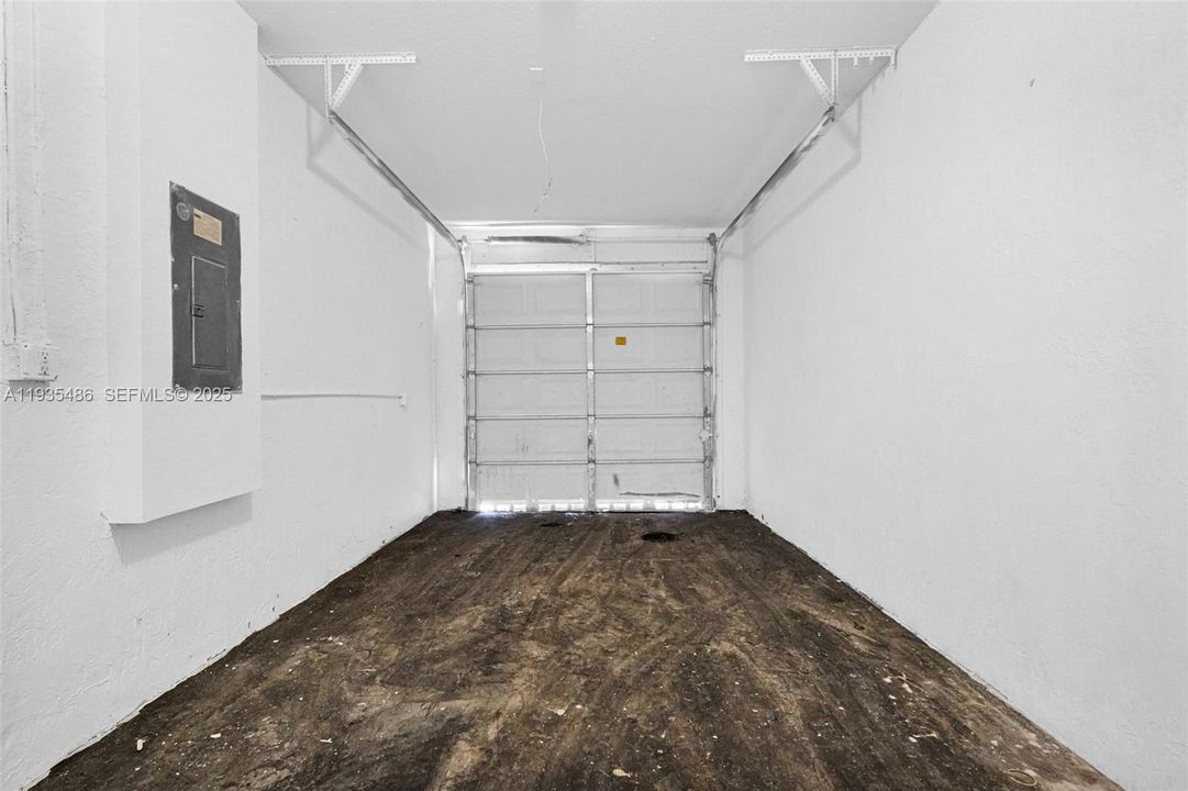 For Sale: $298,000 (4 beds, 2 baths, 1527 Square Feet)