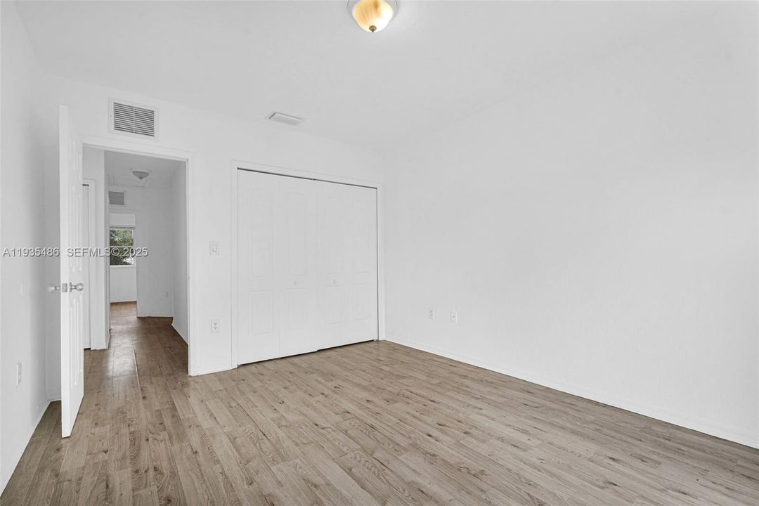 For Sale: $298,000 (4 beds, 2 baths, 1527 Square Feet)