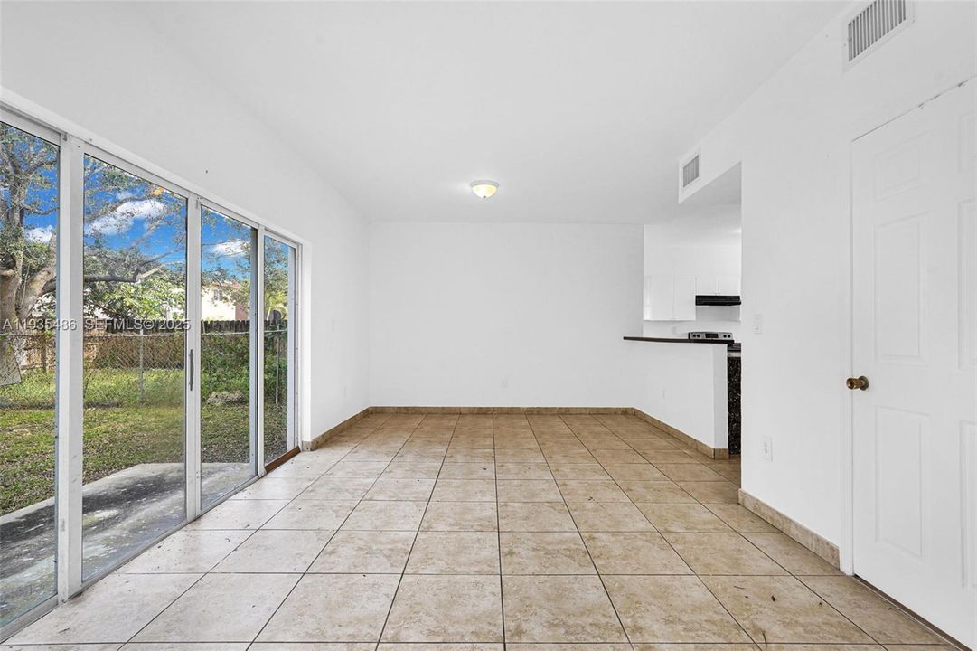 For Sale: $298,000 (4 beds, 2 baths, 1527 Square Feet)