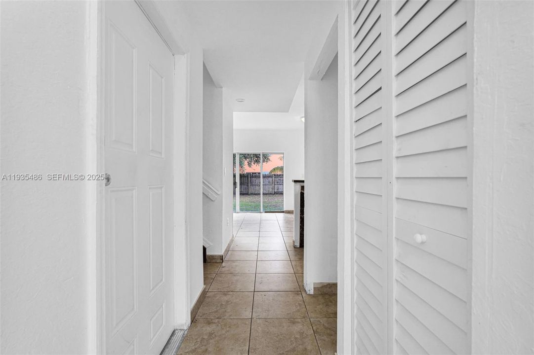 For Sale: $298,000 (4 beds, 2 baths, 1527 Square Feet)