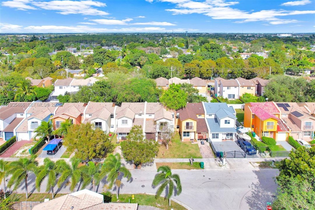 For Sale: $298,000 (4 beds, 2 baths, 1527 Square Feet)