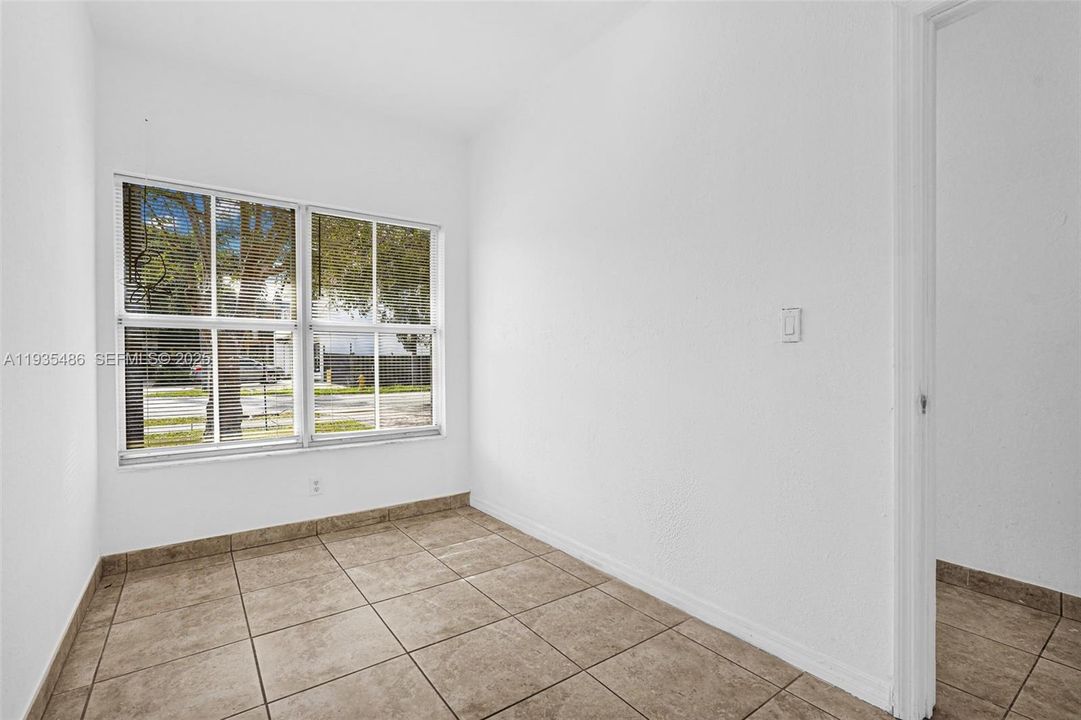 For Sale: $298,000 (4 beds, 2 baths, 1527 Square Feet)