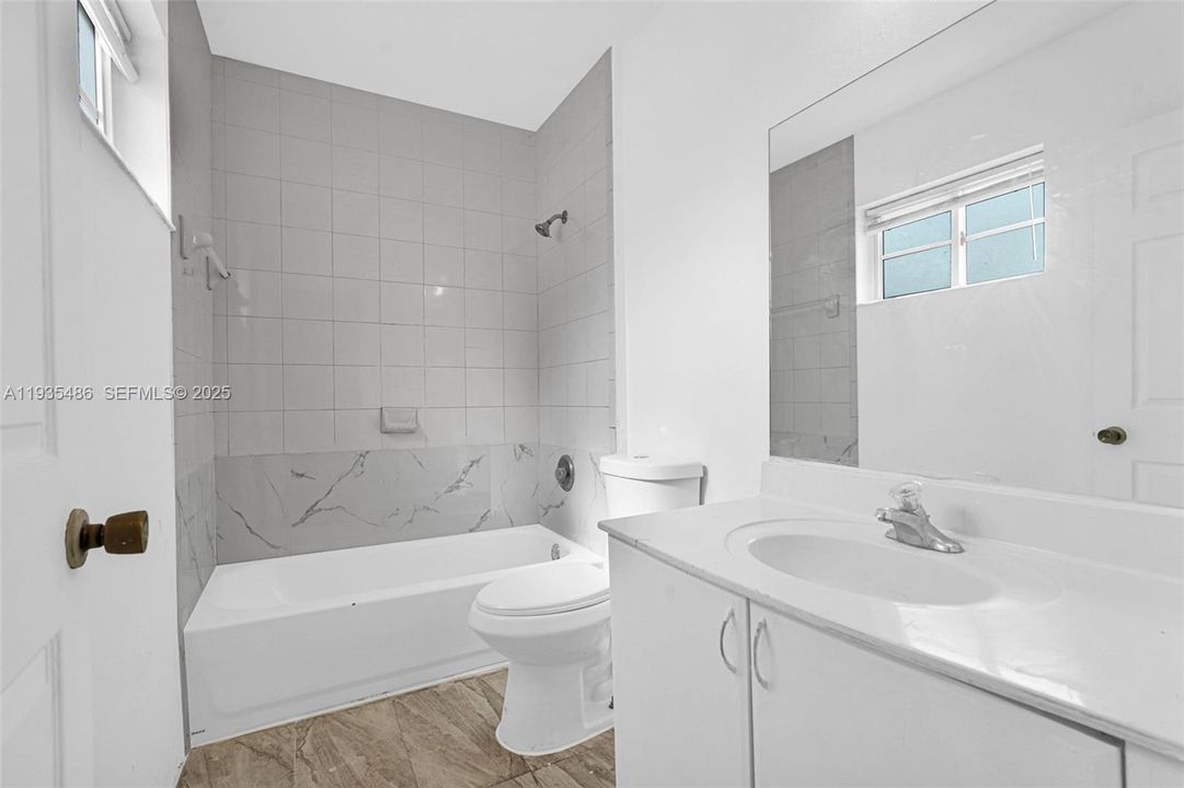 For Sale: $298,000 (4 beds, 2 baths, 1527 Square Feet)