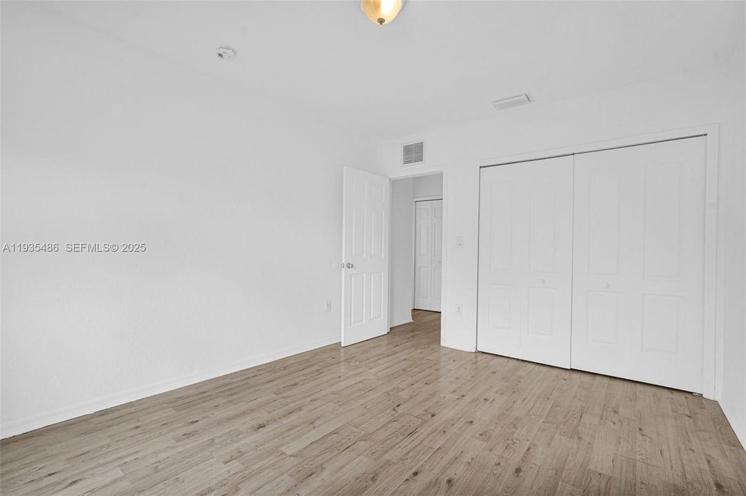 For Sale: $298,000 (4 beds, 2 baths, 1527 Square Feet)