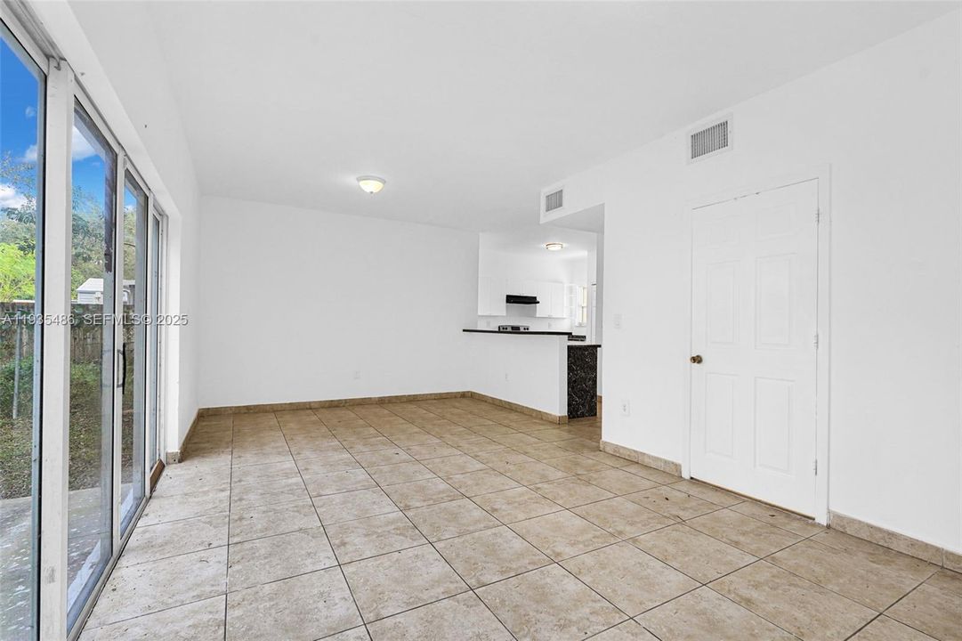 For Sale: $298,000 (4 beds, 2 baths, 1527 Square Feet)