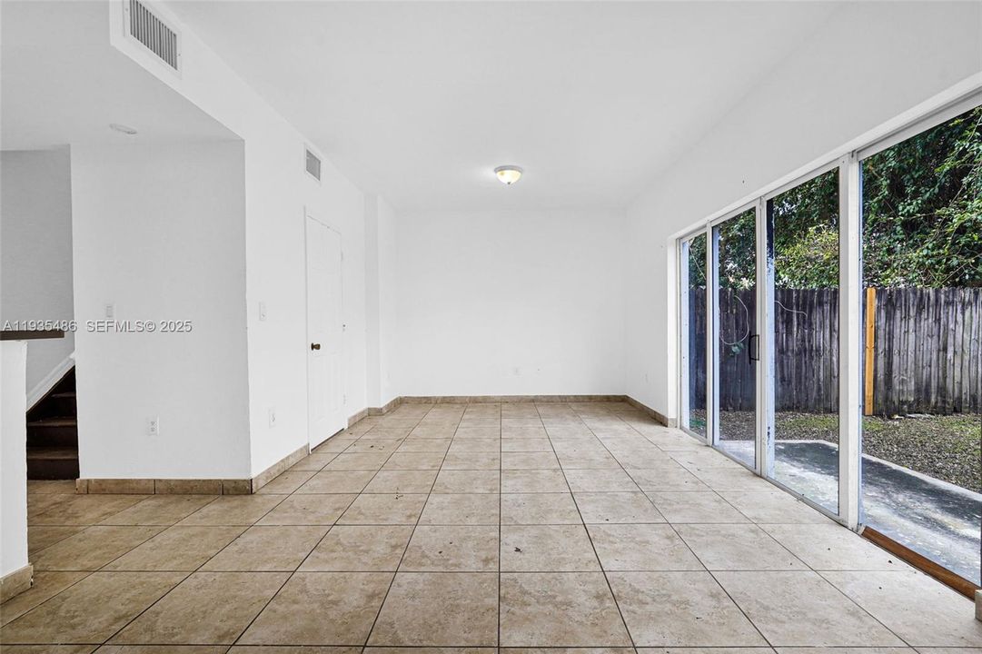 For Sale: $298,000 (4 beds, 2 baths, 1527 Square Feet)