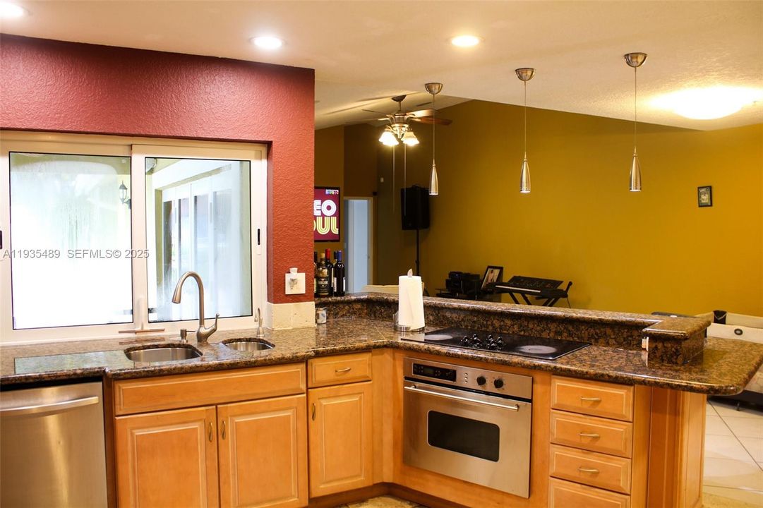 待售: $889,999 (4 贝兹, 3 浴室, 3017 平方英尺)