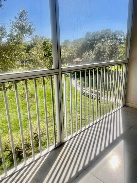 For Sale: $245,000 (2 beds, 2 baths, 1100 Square Feet)