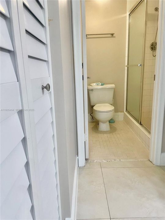 For Sale: $245,000 (2 beds, 2 baths, 1100 Square Feet)