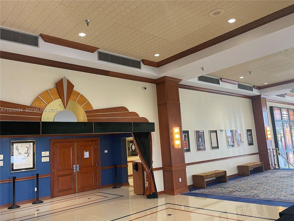 For Sale: $245,000 (2 beds, 2 baths, 1100 Square Feet)