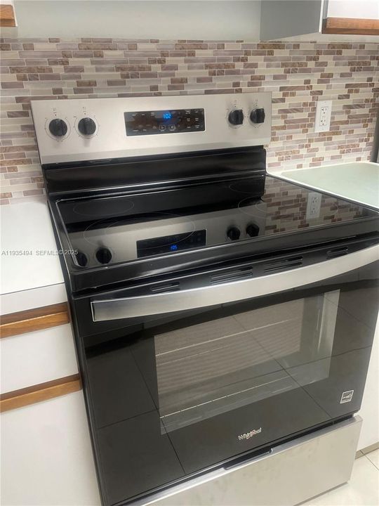 For Sale: $245,000 (2 beds, 2 baths, 1100 Square Feet)