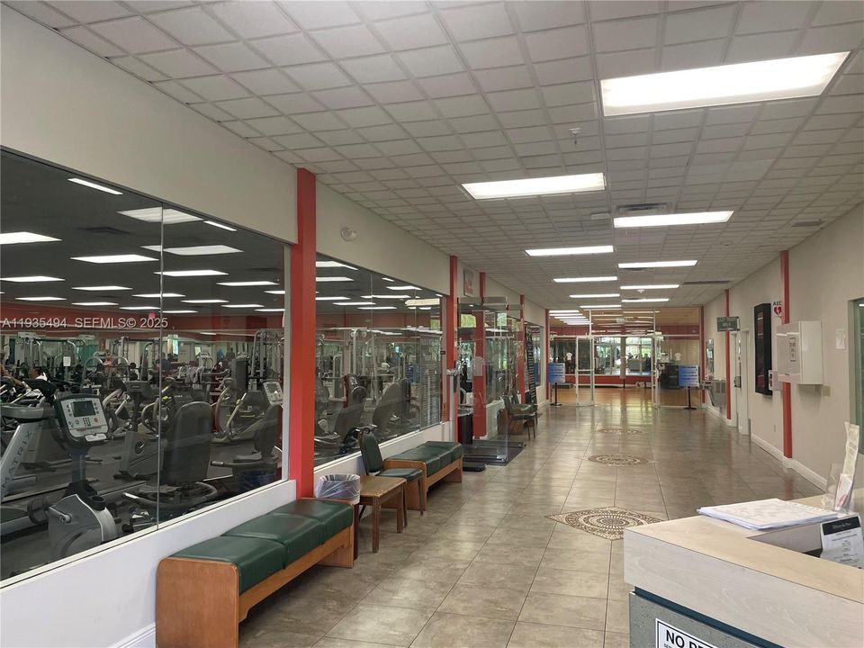 For Sale: $245,000 (2 beds, 2 baths, 1100 Square Feet)