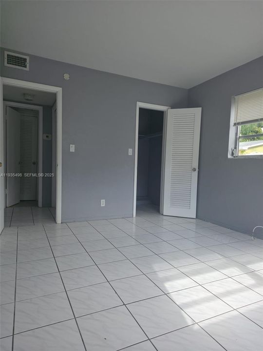 出租: $1,400 (1 贝兹, 1 浴室, 750 平方英尺)