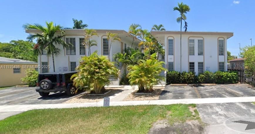 出租: $1,400 (1 贝兹, 1 浴室, 750 平方英尺)