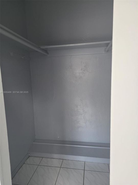 出租: $1,400 (1 贝兹, 1 浴室, 750 平方英尺)