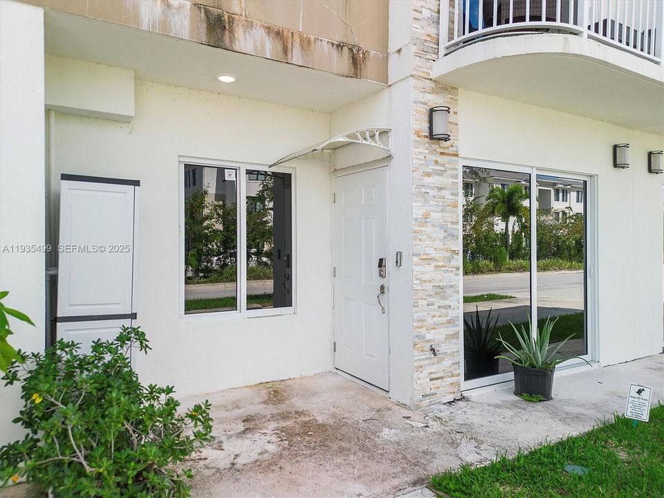 待售: $420,000 (4 贝兹, 3 浴室, 1434 平方英尺)