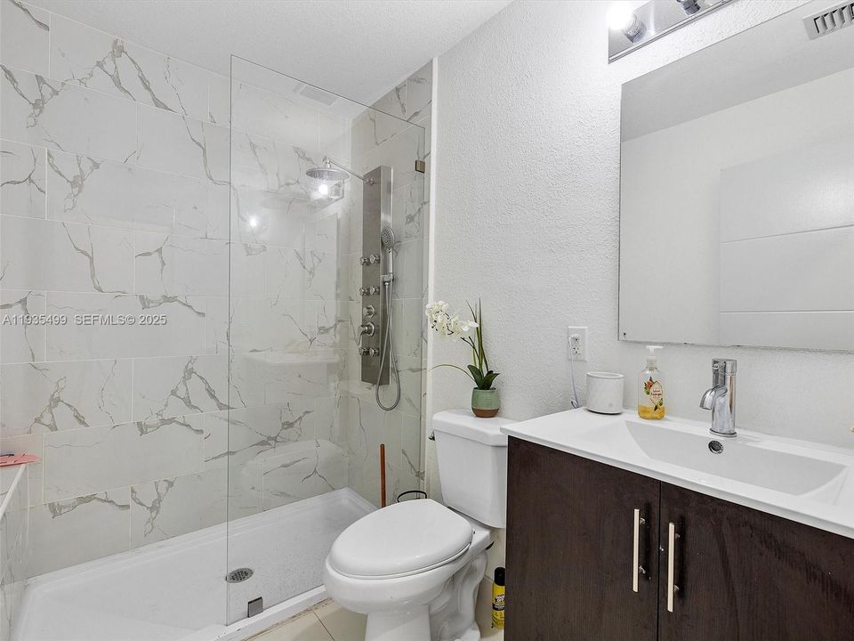 待售: $420,000 (4 贝兹, 3 浴室, 1434 平方英尺)